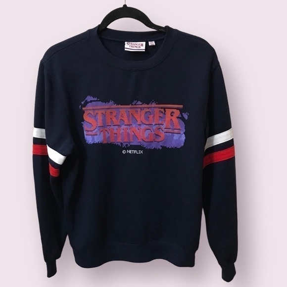 Netflix Stranger Things Fleece Crewneck Long Sleeve Soft Sweatshirt Size Medium - Picture 1 of 14